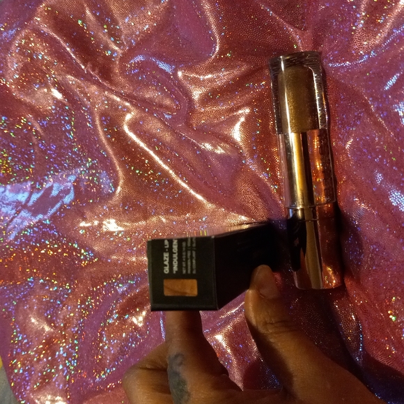 Lip shine - Picture 3 of 3